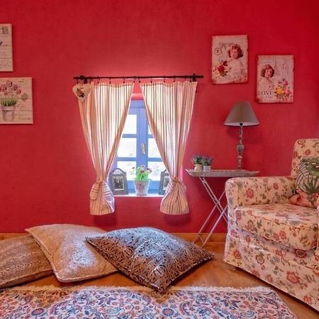 Minodora'S Guesthouse Dikorfo Bagian luar foto