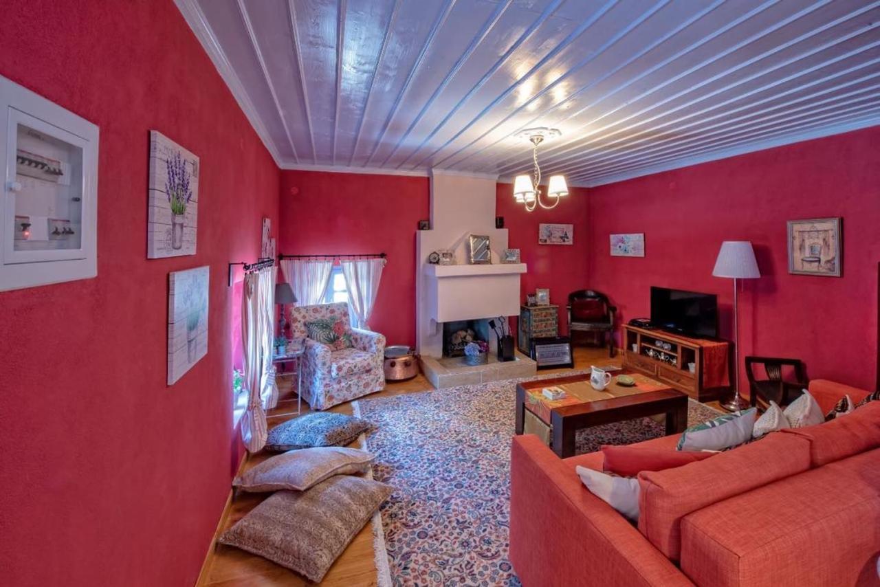 Minodora'S Guesthouse Dikorfo Bagian luar foto