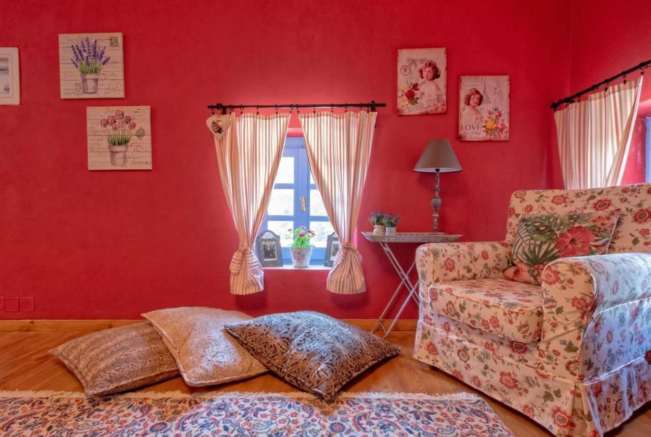 Minodora'S Guesthouse Dikorfo Bagian luar foto