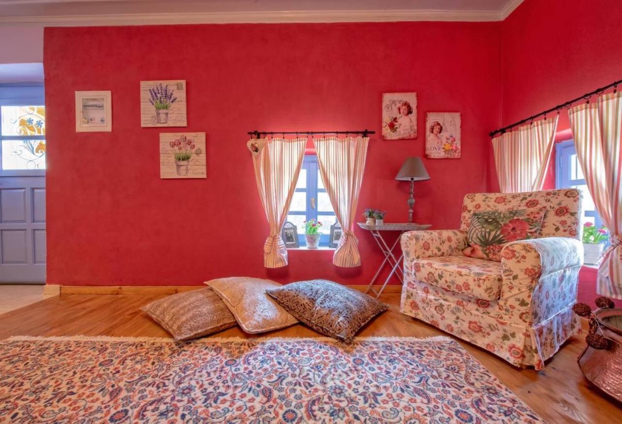 Minodora'S Guesthouse Dikorfo Bagian luar foto