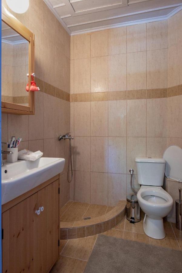 Minodora'S Guesthouse Dikorfo Bagian luar foto